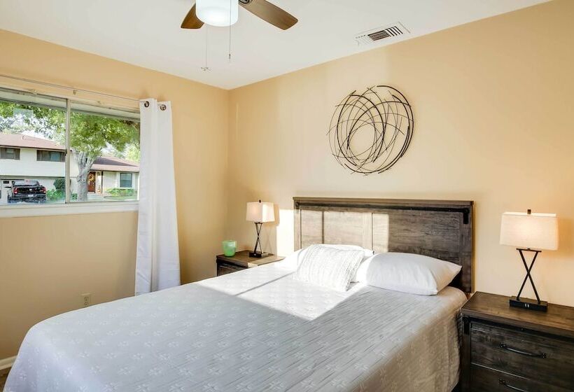 San Antonio Home: Near Nature, Parks & Trails