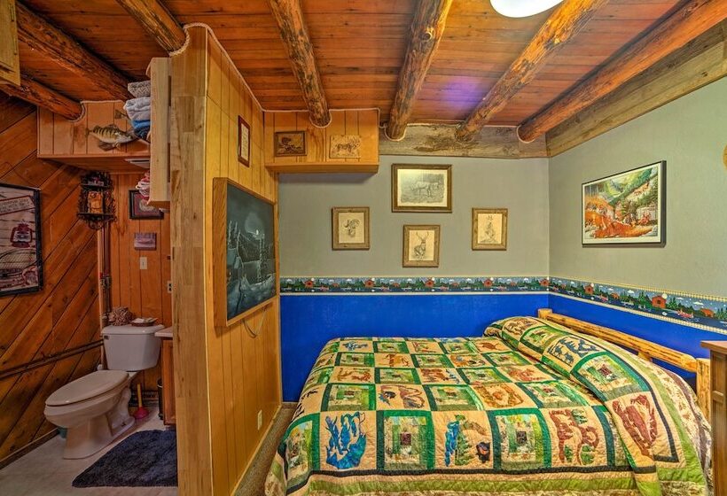 Sasquatch Inn  Retreat Near Fishing & Hunting!