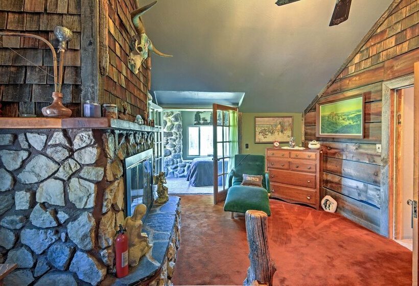 Sasquatch Inn  Retreat Near Fishing & Hunting!