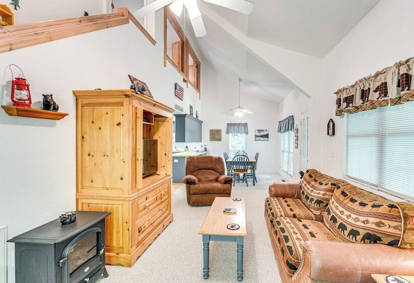 Secluded Cabin W/ Porch   7 Miles To Lake Chatuge!