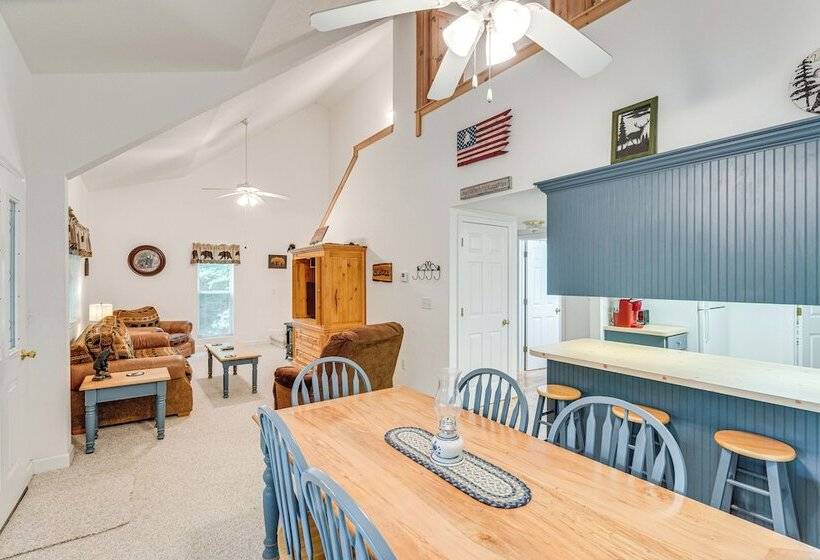 Secluded Cabin W/ Porch   7 Miles To Lake Chatuge!