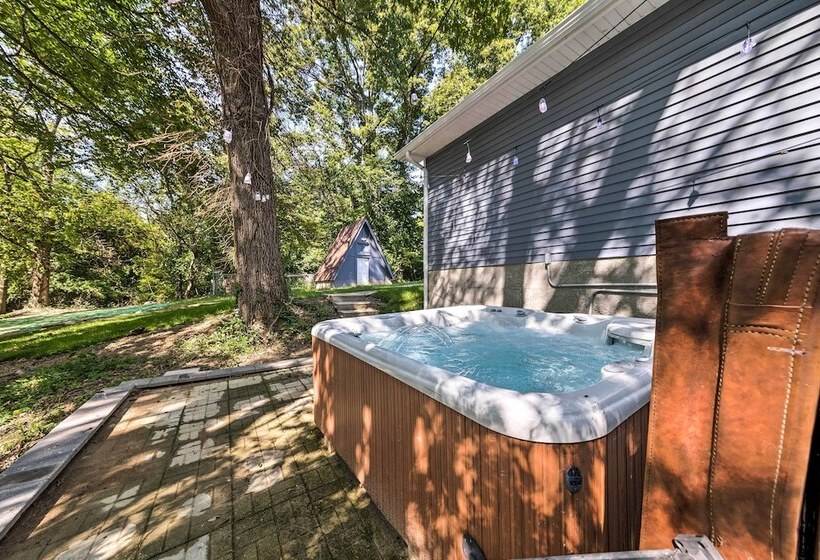 Secluded Florissant Home W/ Private Hot Tub!