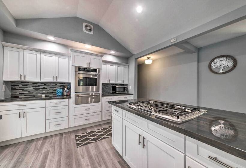 Secluded Florissant Home W/ Private Hot Tub!