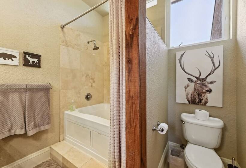 Luxury Retreat In Natl Forest Near Lakes & Trails