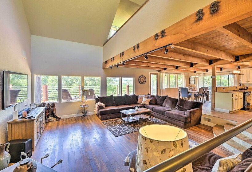 Luxury Retreat In Natl Forest Near Lakes & Trails