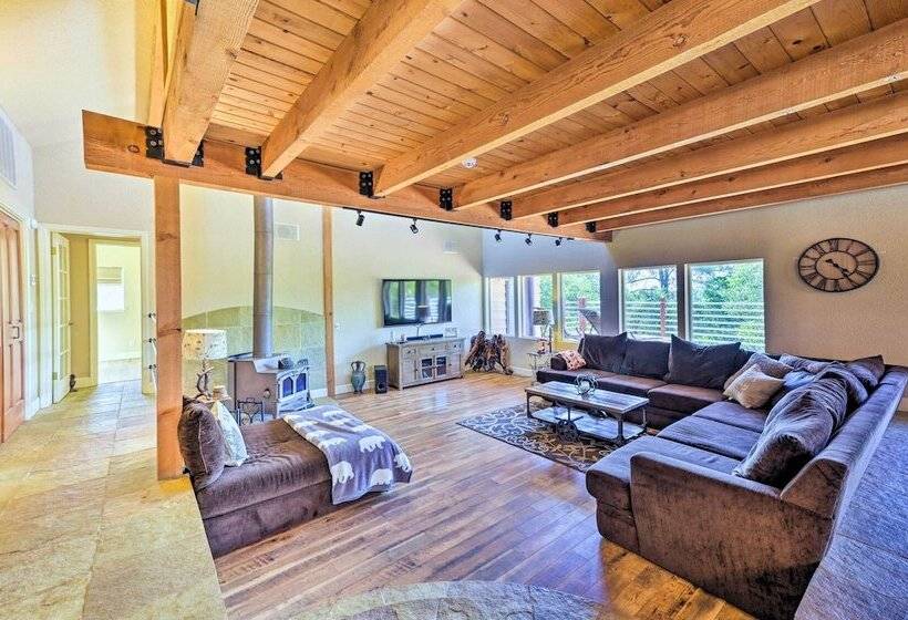 Luxury Retreat In Natl Forest Near Lakes & Trails