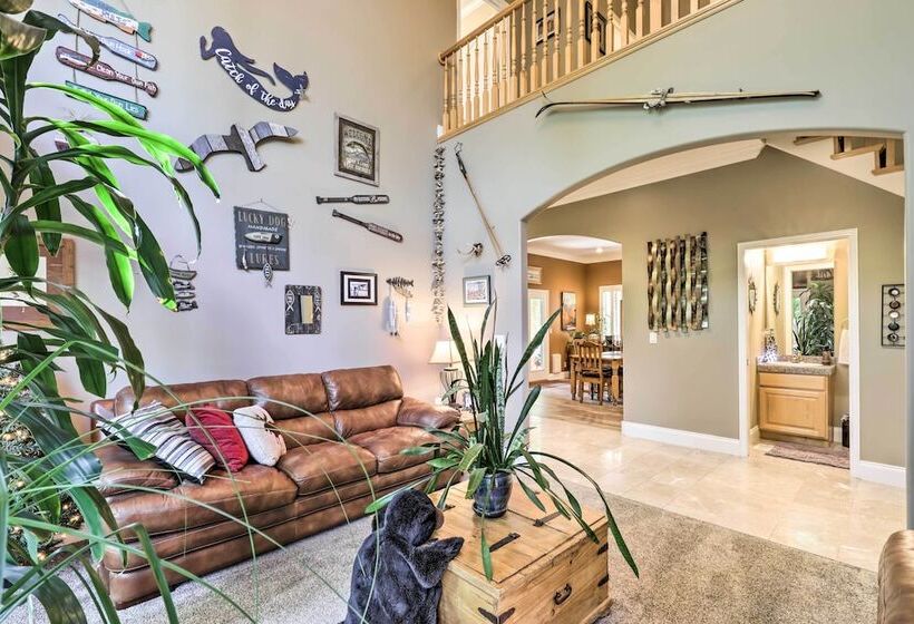 Secluded Home W/ Hot Tub & Mountain Views!