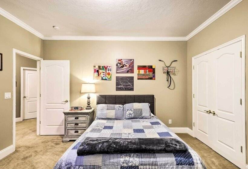 Secluded Home W/ Hot Tub & Mountain Views!