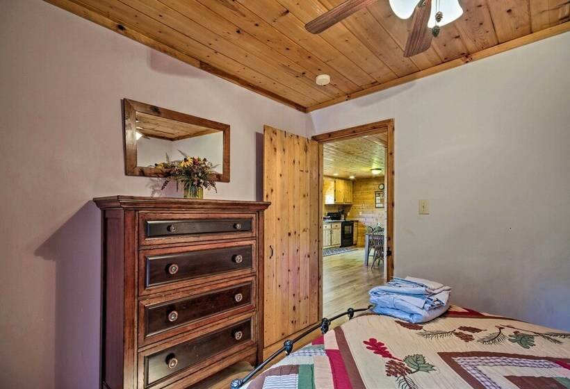 Secluded Lenoir Cabin: 4 Mi To Dtwn Blowing Rock