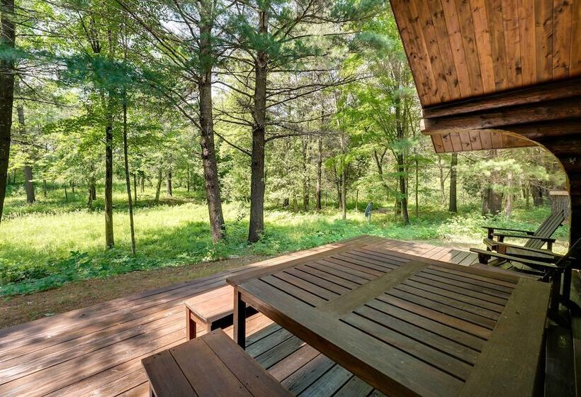 Secluded Log Cabin In Nw Michigan: Hot Tub & Deck