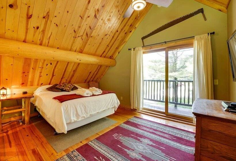 Secluded Log Cabin In Nw Michigan: Hot Tub & Deck