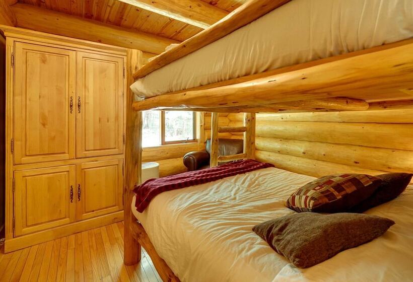 Secluded Log Cabin In Nw Michigan: Hot Tub & Deck