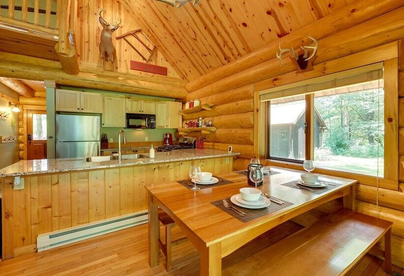 Secluded Log Cabin In Nw Michigan: Hot Tub & Deck