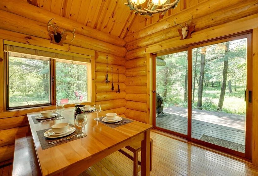 Secluded Log Cabin In Nw Michigan: Hot Tub & Deck