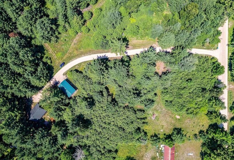 Secluded Log Cabin In Nw Michigan: Hot Tub & Deck