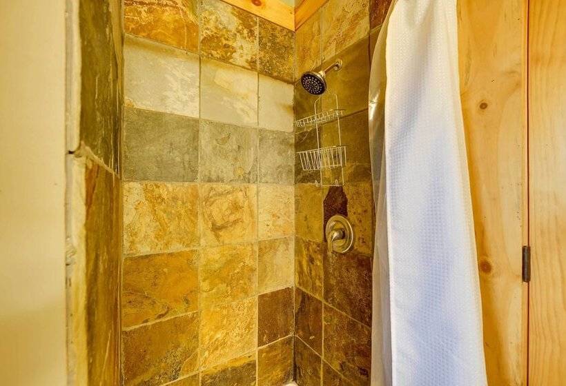 Secluded Log Cabin In Nw Michigan: Hot Tub & Deck