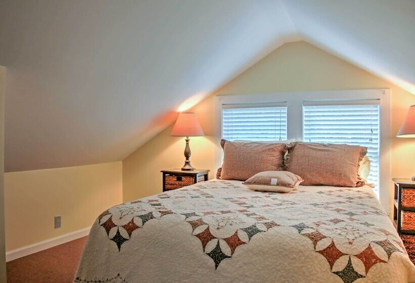 Secluded & Quiet Coastal Home: 1 Mile To Boat Ramp