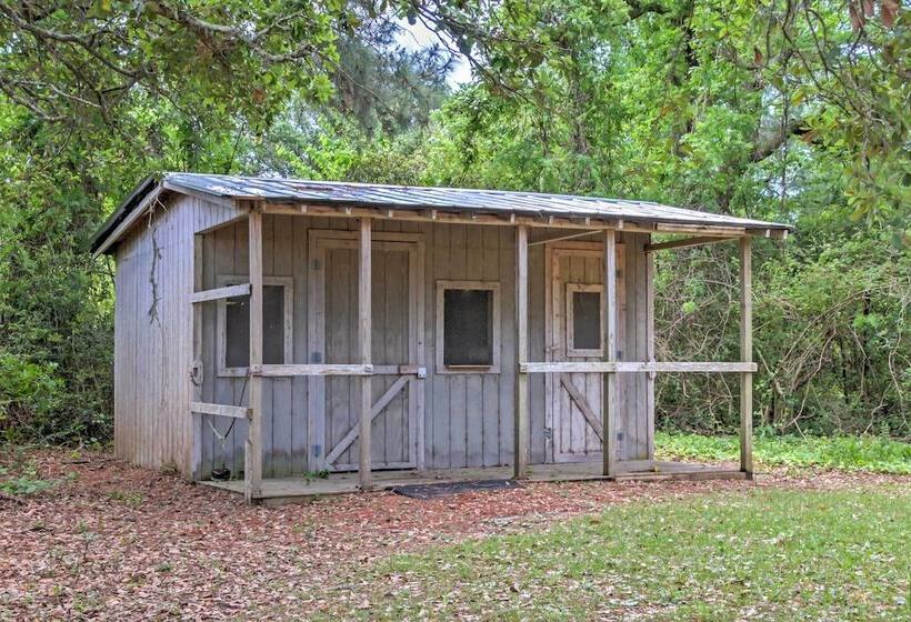 Secluded & Quiet Coastal Home: 1 Mile To Boat Ramp