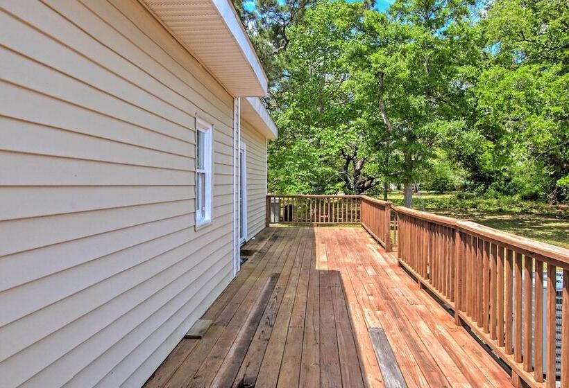 Secluded & Quiet Coastal Home: 1 Mile To Boat Ramp