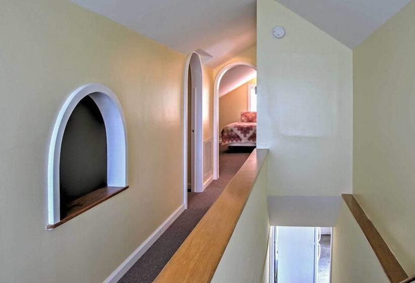 Secluded & Quiet Coastal Home: 1 Mile To Boat Ramp