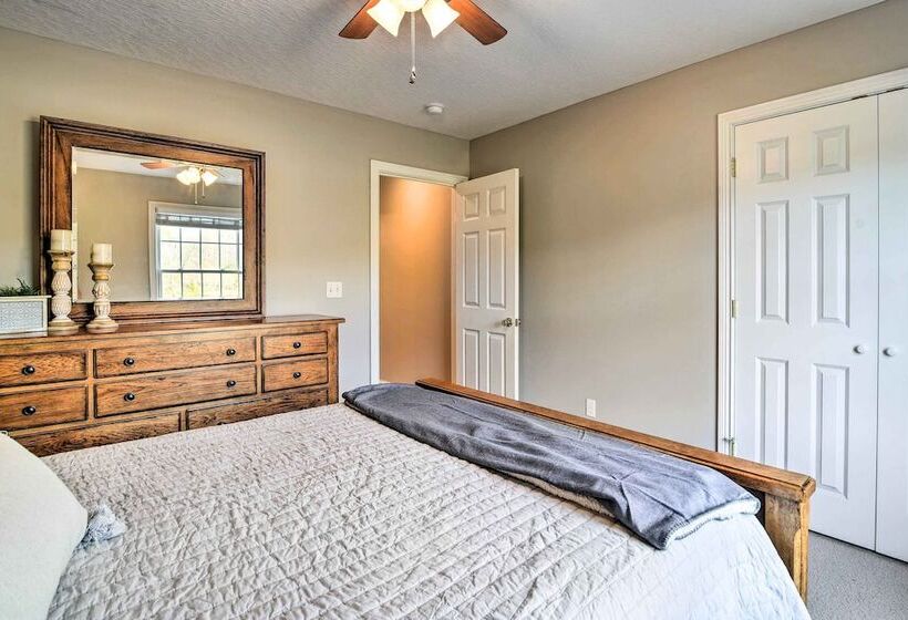 Secluded Retreat On 2 Acres Near Dale Hollow Lake!