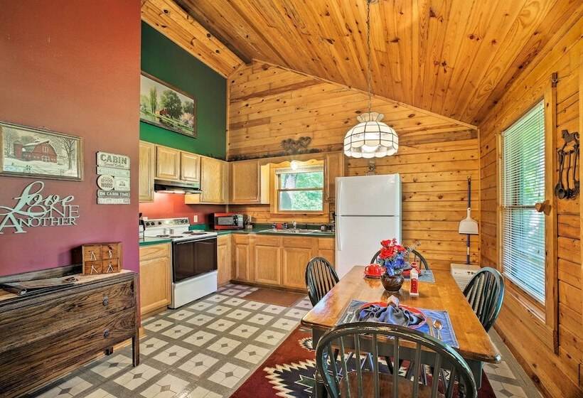 Secluded Studio W/ Deck, ~8 Miles To Beaver Lake!