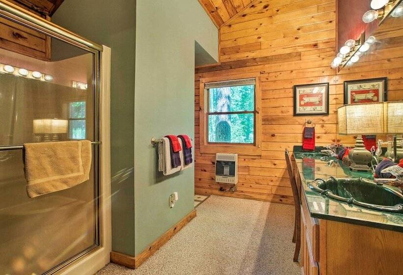 Secluded Studio W/ Deck, ~8 Miles To Beaver Lake!