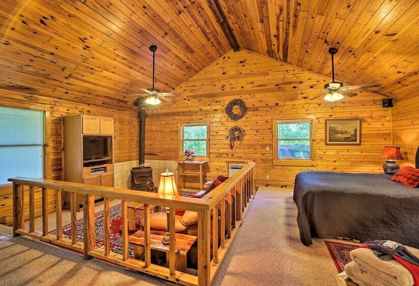 Secluded Studio W/ Deck, ~8 Miles To Beaver Lake!