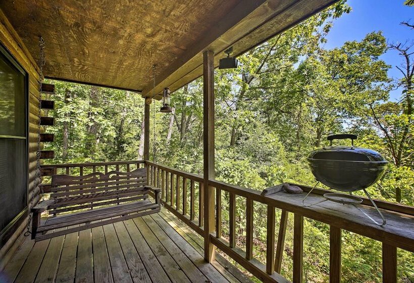Secluded Studio W/ Deck, ~8 Miles To Beaver Lake!