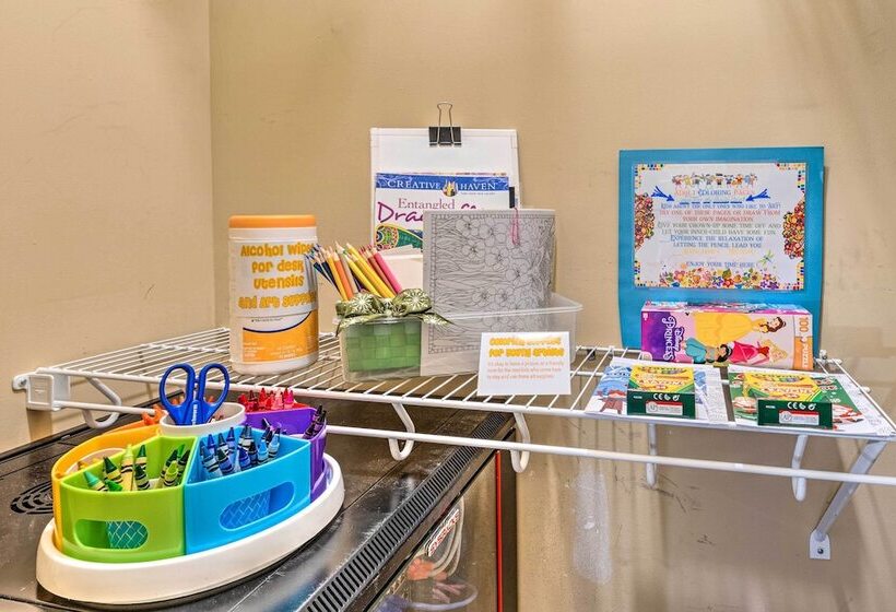 Serene Bloomington Home: Deck & Forest Views