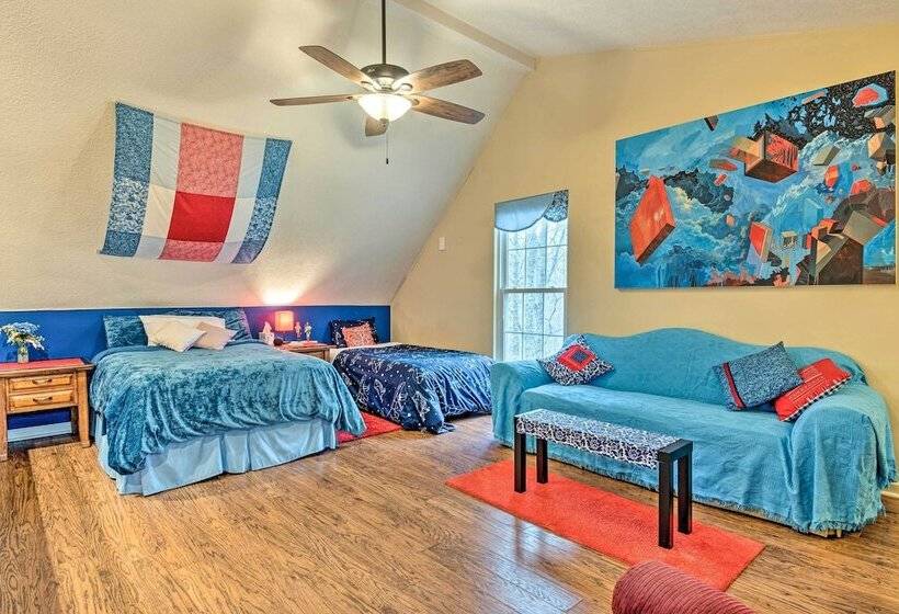 Serene Bloomington Home: Deck & Forest Views