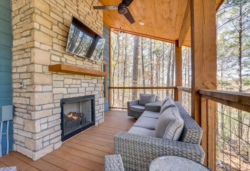 Serene Broken Bow Cabin W/ Hot Tub & Fire Pit!