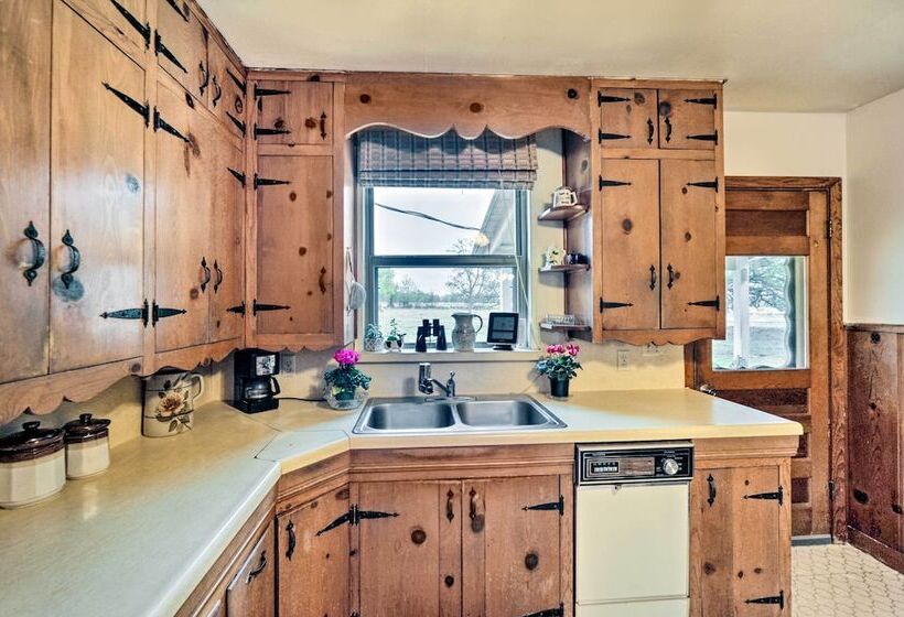 Serene, Country Retreat ~ 12 Mi To Main St!