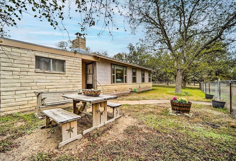 Serene, Country Retreat ~ 12 Mi To Main St!