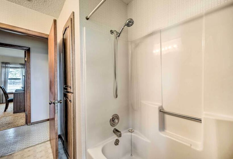 Serene, Country Retreat ~ 12 Mi To Main St!