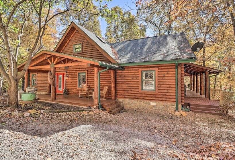 Serenity Woods  Cabin W/ Hot Tub & Fire Pit