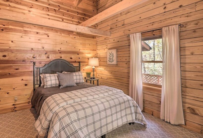 Serenity Woods  Cabin W/ Hot Tub & Fire Pit