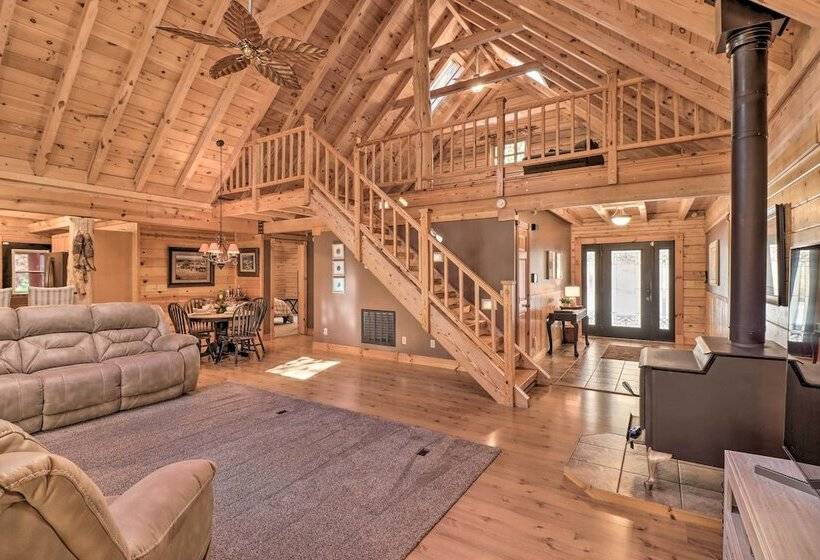 Serenity Woods  Cabin W/ Hot Tub & Fire Pit