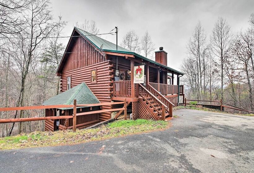 Rustic Sevierville Cabin: Private Hot Tub & Games!