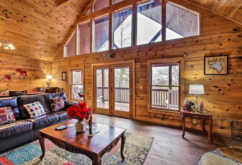 Rustic Sevierville Cabin: Private Hot Tub & Games!