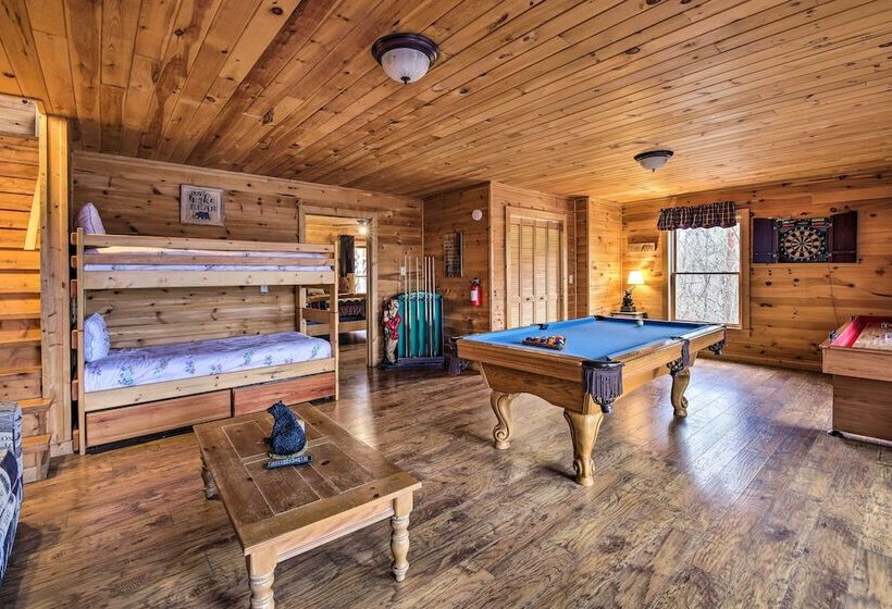Rustic Sevierville Cabin: Private Hot Tub & Games!