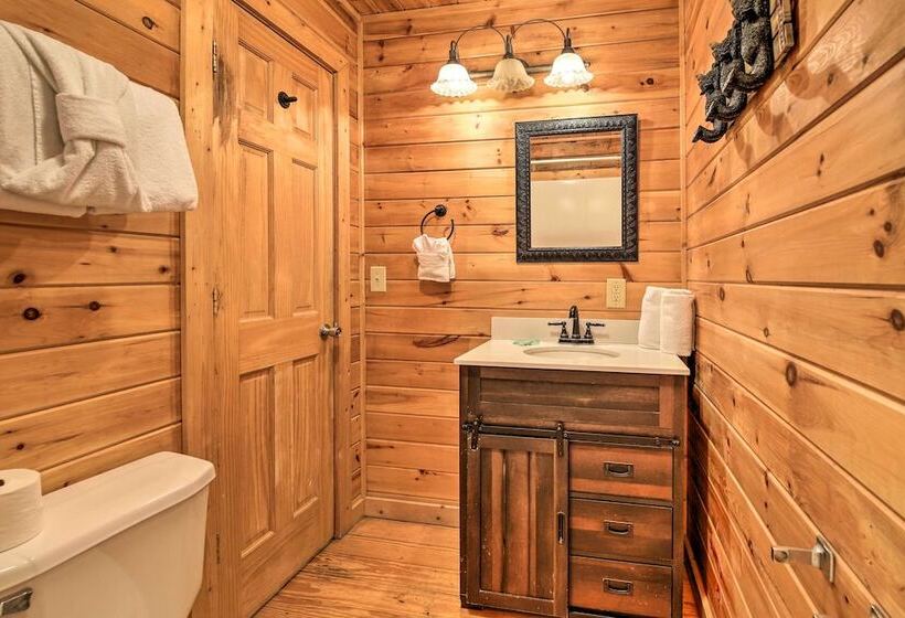 Rustic Sevierville Cabin: Private Hot Tub & Games!