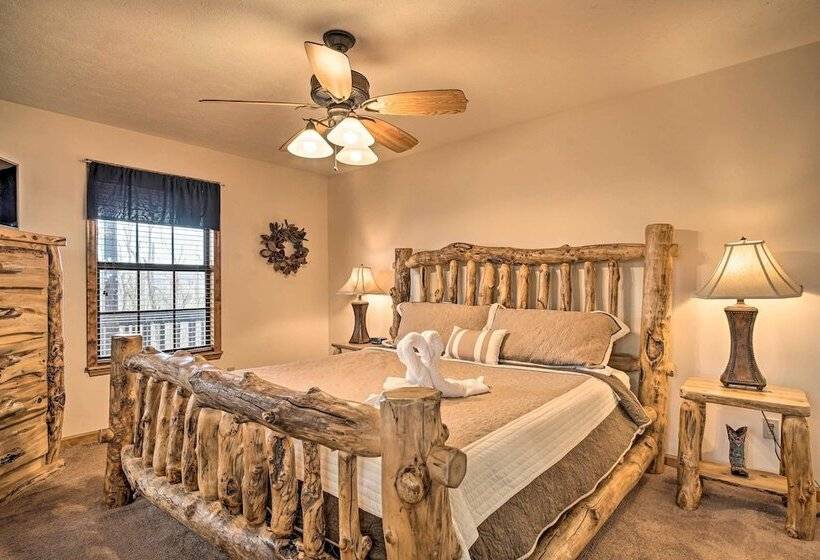 Peaceful Sevierville Cabin W/ Hot Tub & Grill