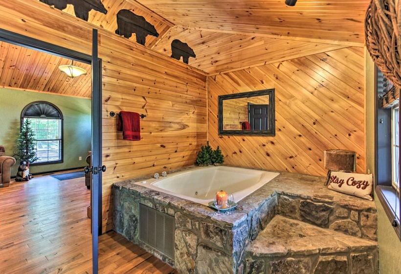 Sevierville Overlook Cabin: 9 Miles To Gatlinburg!