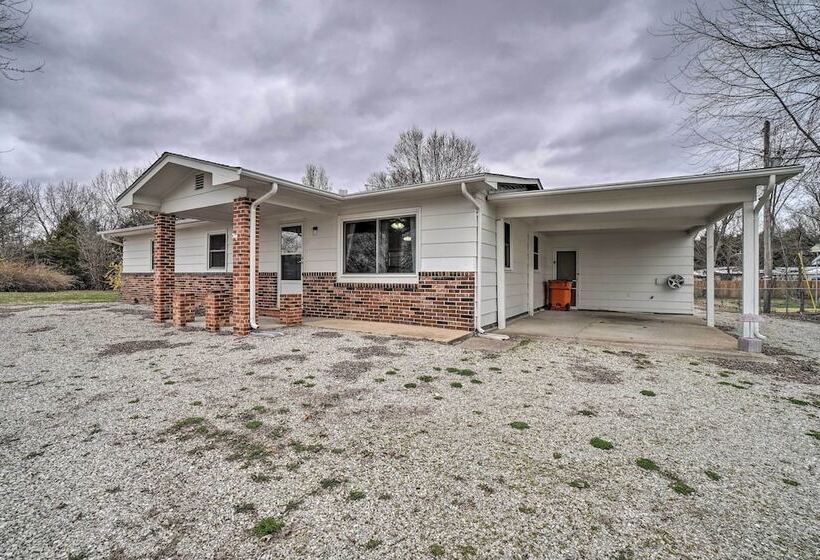 Shell Knob Home W/ Fire Pit, Near Table Rock Lake!