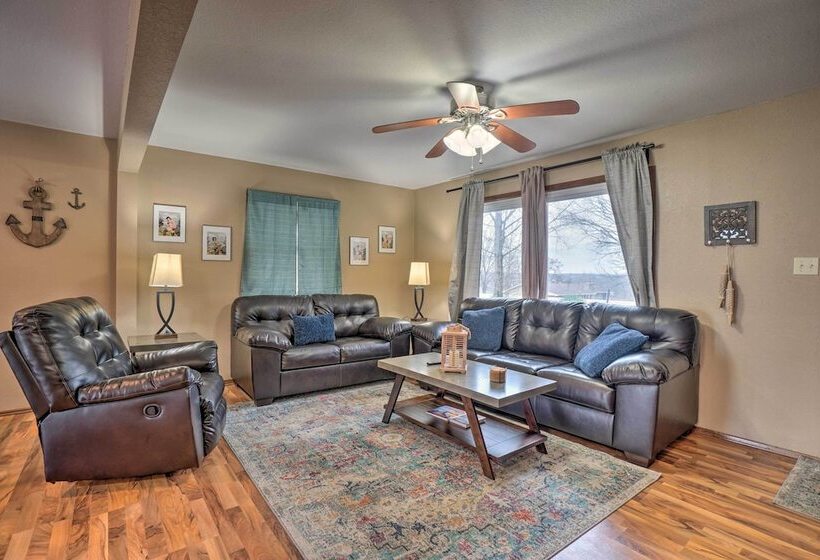 Shell Knob Home W/ Fire Pit, Near Table Rock Lake!