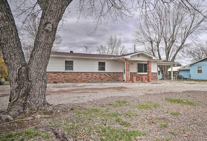 Shell Knob Home W/ Fire Pit, Near Table Rock Lake!