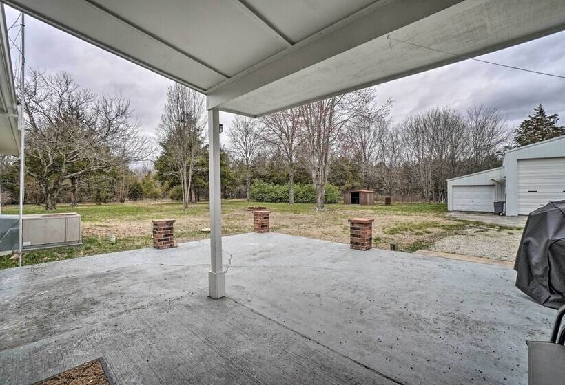 Shell Knob Home W/ Fire Pit, Near Table Rock Lake!