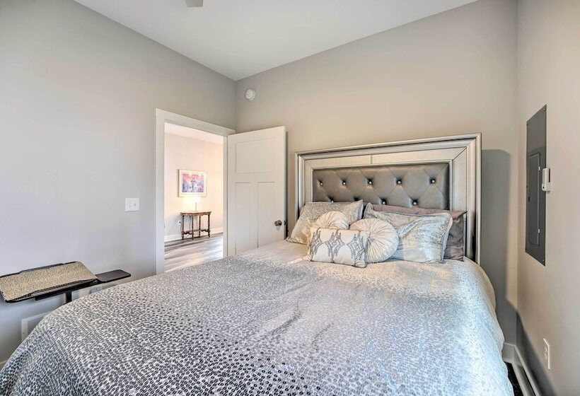 Sleek Ludington Haven < 1 Mi To Lake Michigan