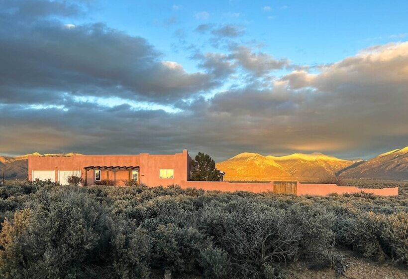 Southwest Home W/ 360 Degree Mtn View, Ski Nearby!